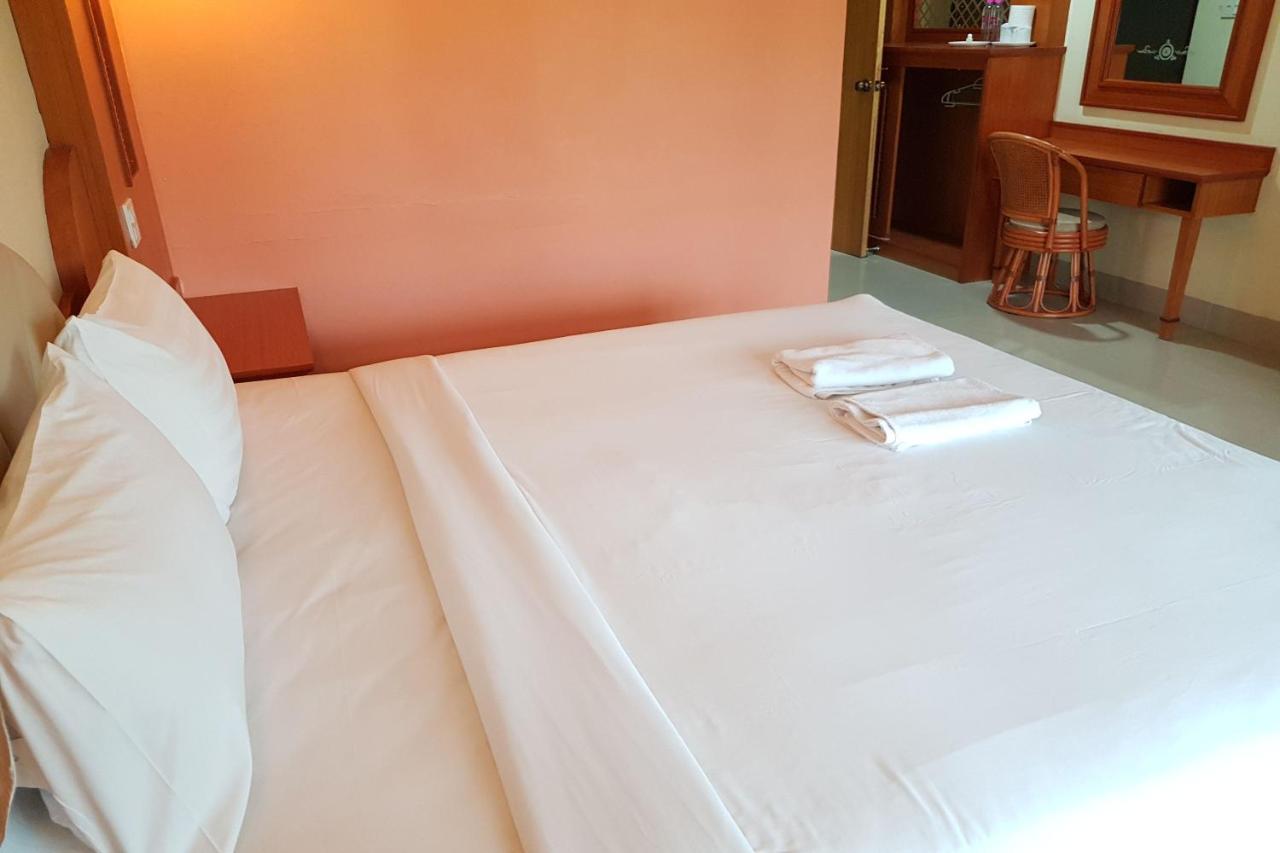 Poonsook Phitsanulok Hotel Sha Plus Extérieur photo